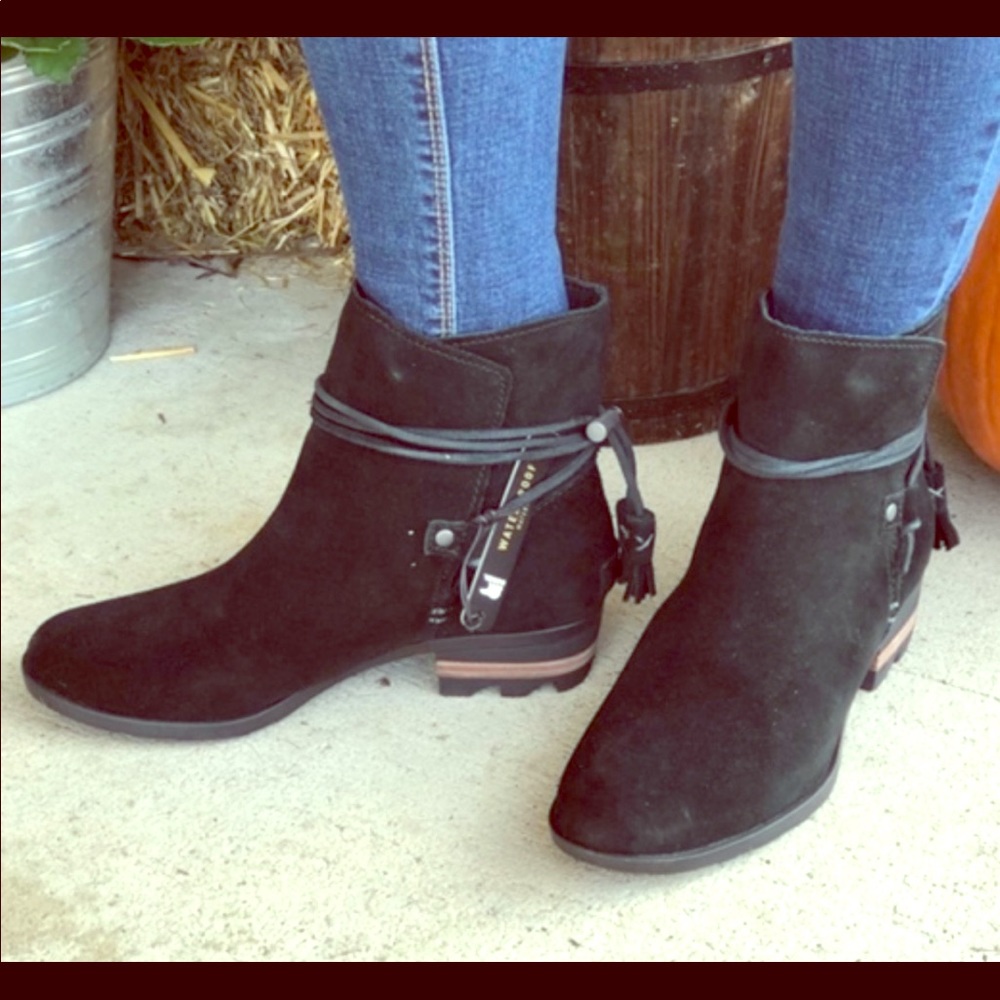 Sorel black booties